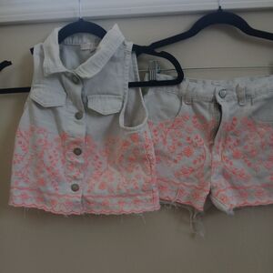 Sara Sara White Button-Up Vest and Shorts